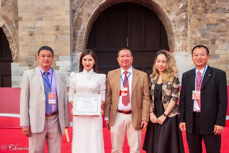 Doanh nhân Nguyễn Hồng Liên hút hồn người hâm mộ tại Ngày Hội Di sản Văn hóa Việt Nam 2020