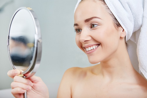 Căng da mặt không cần phẫu thuật bằng kem collagen mang những rủi ro nào?